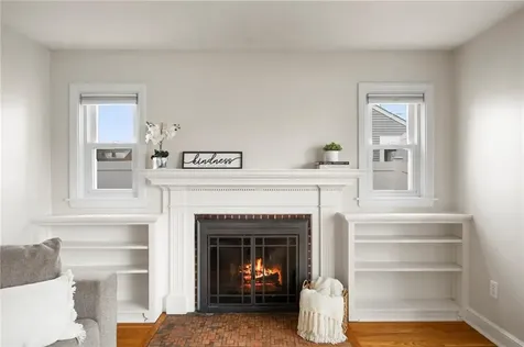 45 Windsor Court Pawtucket RI 02861