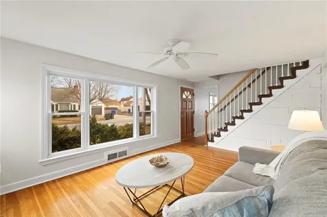 45 Windsor Court Pawtucket RI 02861