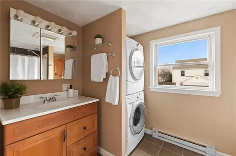 45 Windsor Court Pawtucket RI 02861