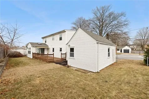 45 Windsor Court Pawtucket RI 02861