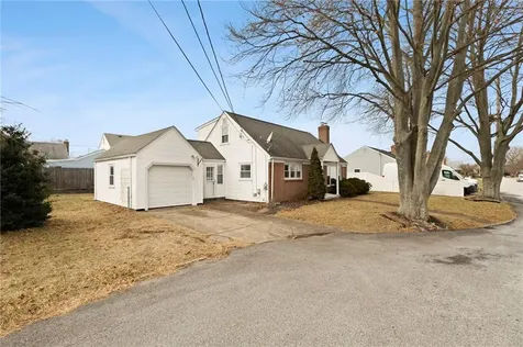 45 Windsor Court Pawtucket RI 02861