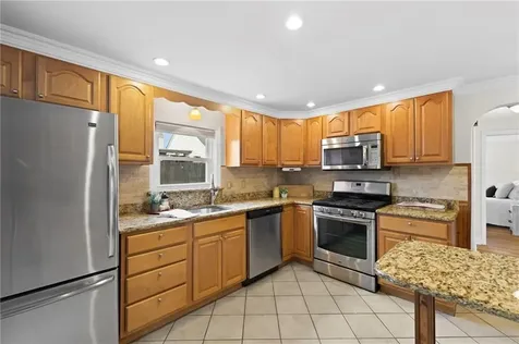 45 Windsor Court Pawtucket RI 02861