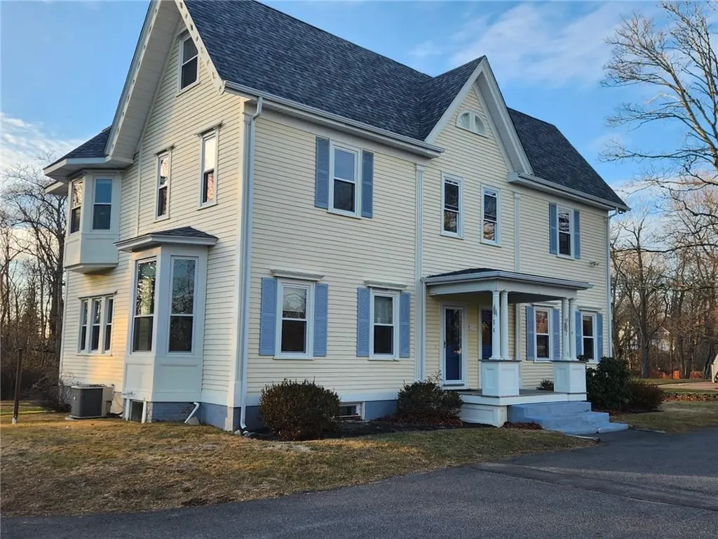 219 Metacom Avenue Bristol RI 02809