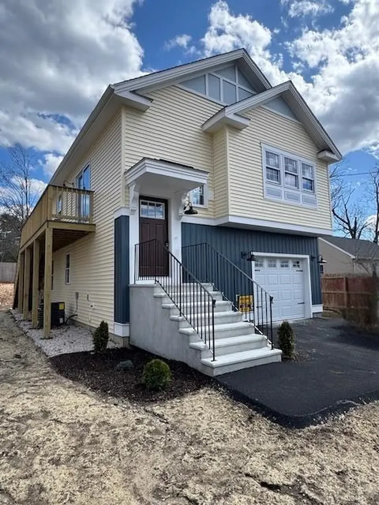 23 Henry Street Woonsocket RI 02895