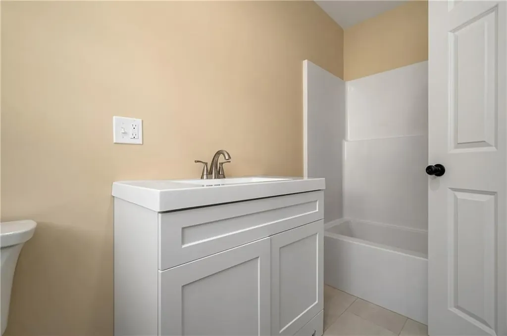 23 Henry Street Woonsocket RI 02895