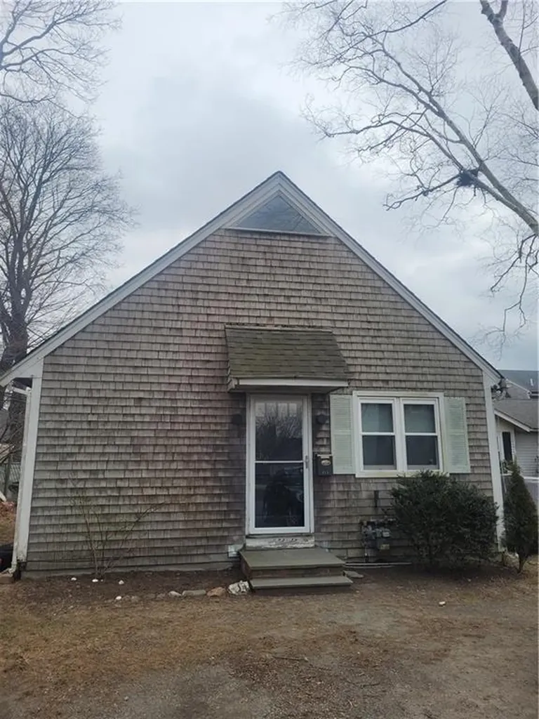 41 .5 Hilltop Avenue Middletown RI 02842