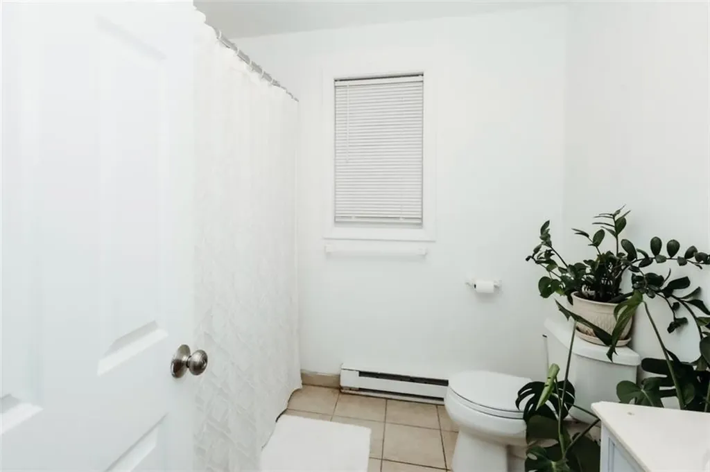 41 .5 Hilltop Avenue Middletown RI 02842