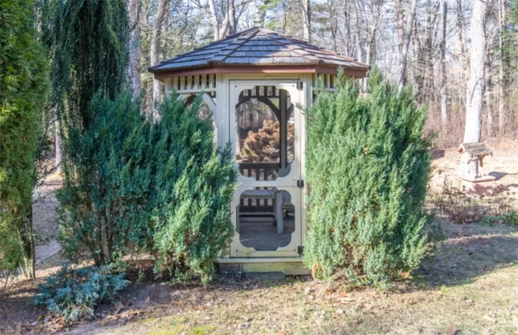 325 South Road Exeter RI 02822