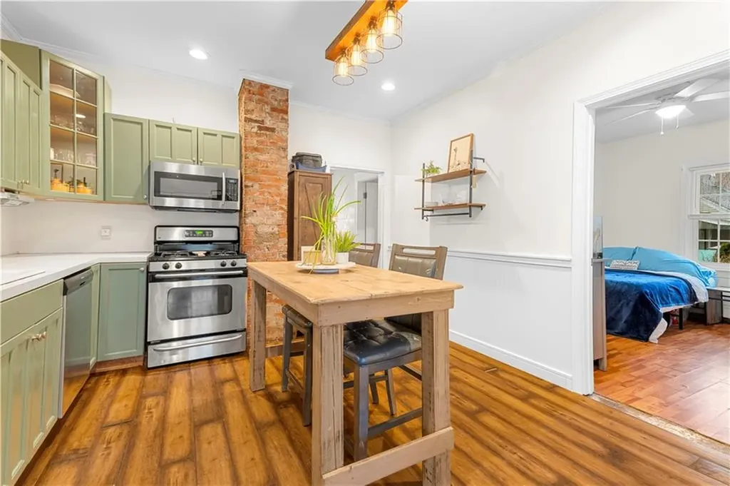 33 Woodhaven Road Pawtucket RI 02861