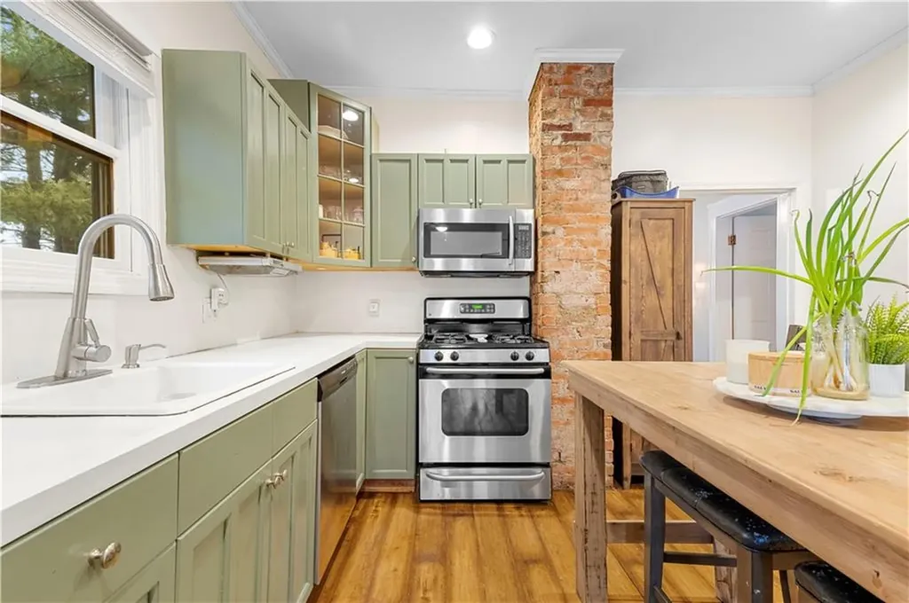 33 Woodhaven Road Pawtucket RI 02861