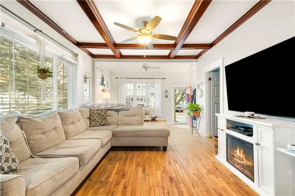 33 Woodhaven Road Pawtucket RI 02861