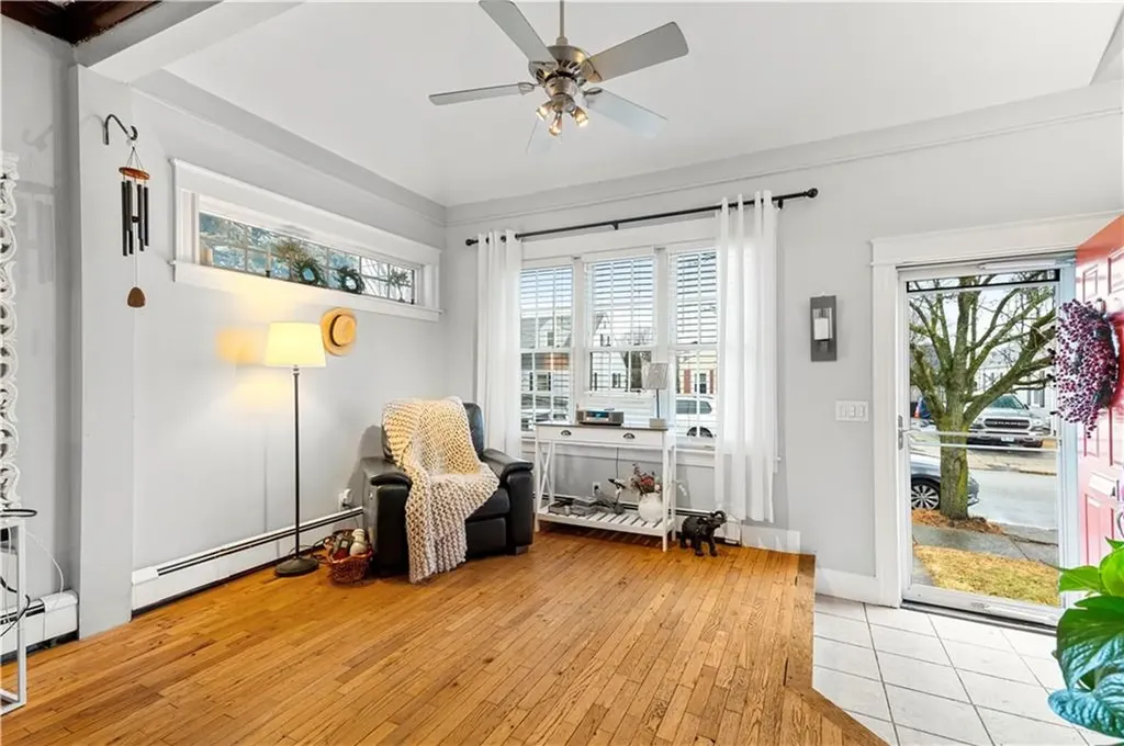 33 Woodhaven Road Pawtucket RI 02861