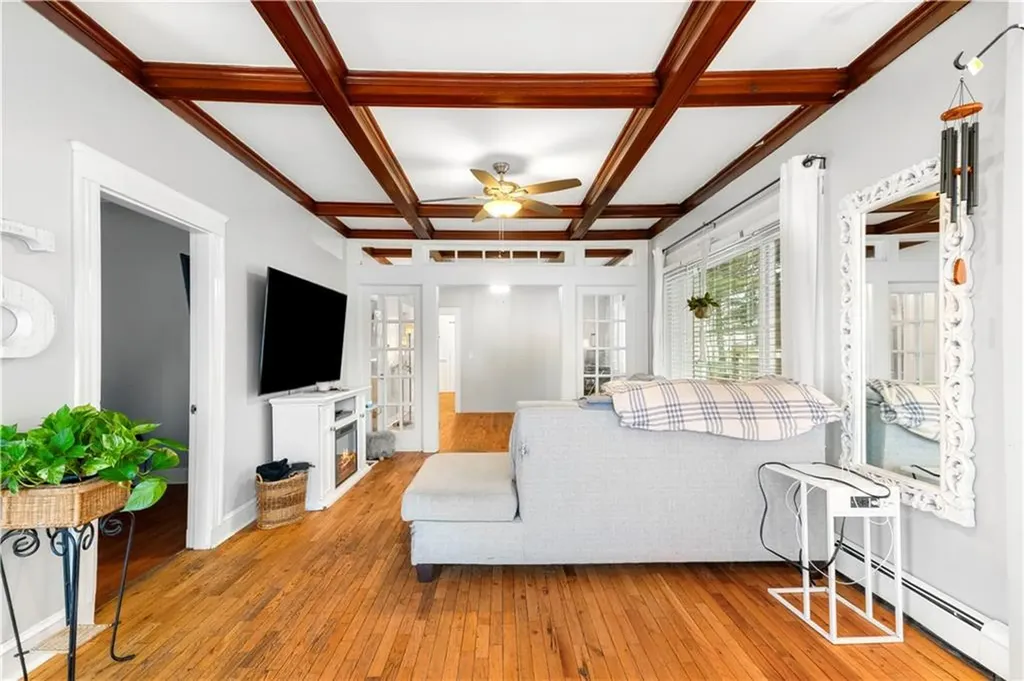 33 Woodhaven Road Pawtucket RI 02861