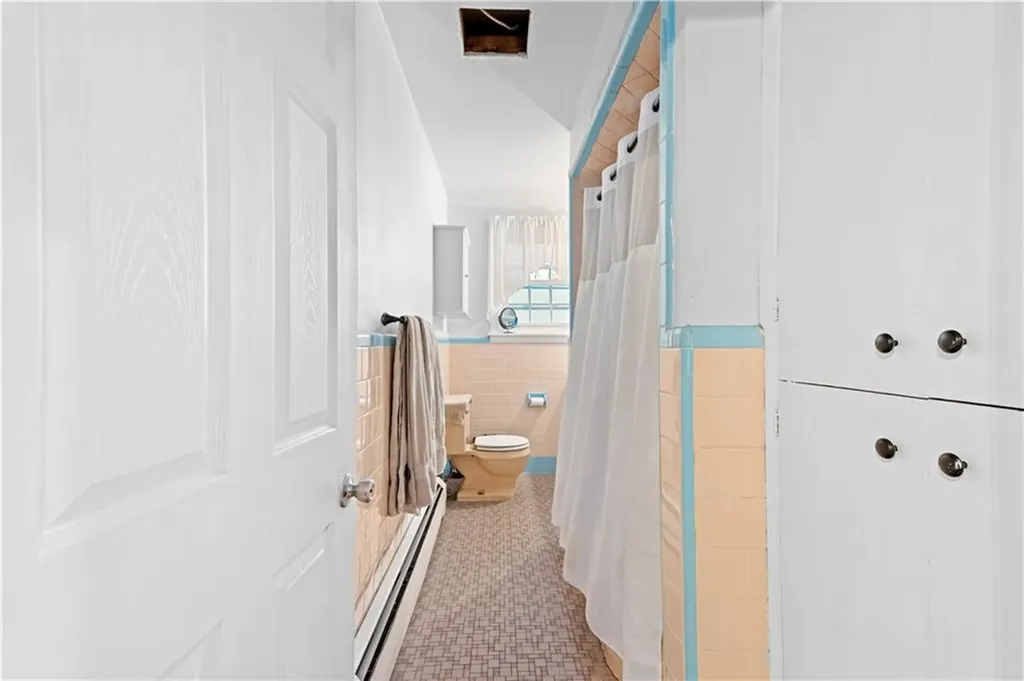 33 Woodhaven Road Pawtucket RI 02861