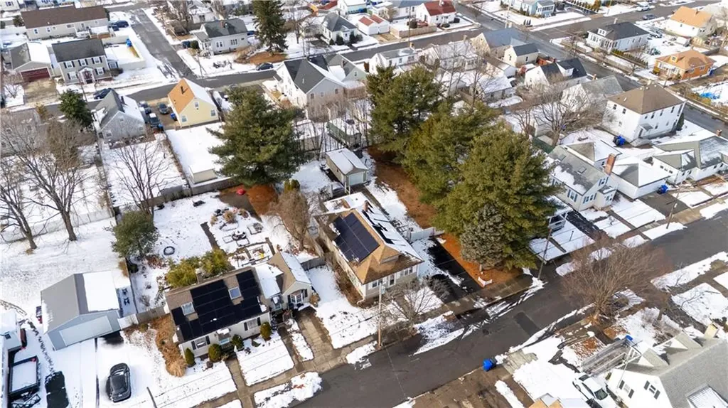 33 Woodhaven Road Pawtucket RI 02861