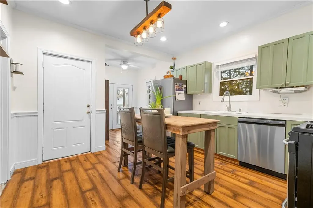 33 Woodhaven Road Pawtucket RI 02861