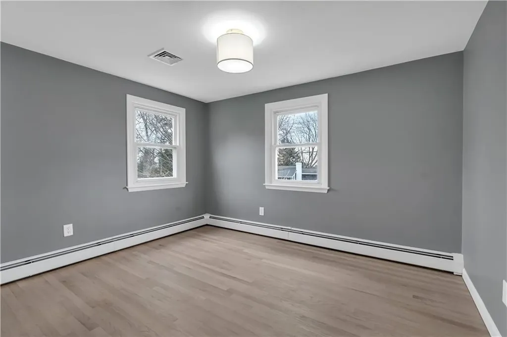 86 Sherwood Terrace Portsmouth RI 02871