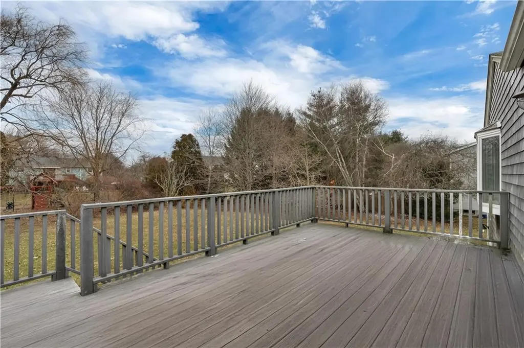 86 Sherwood Terrace Portsmouth RI 02871