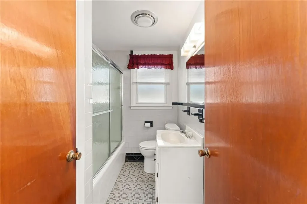 37 Eldridge Avenue Warwick RI 02886