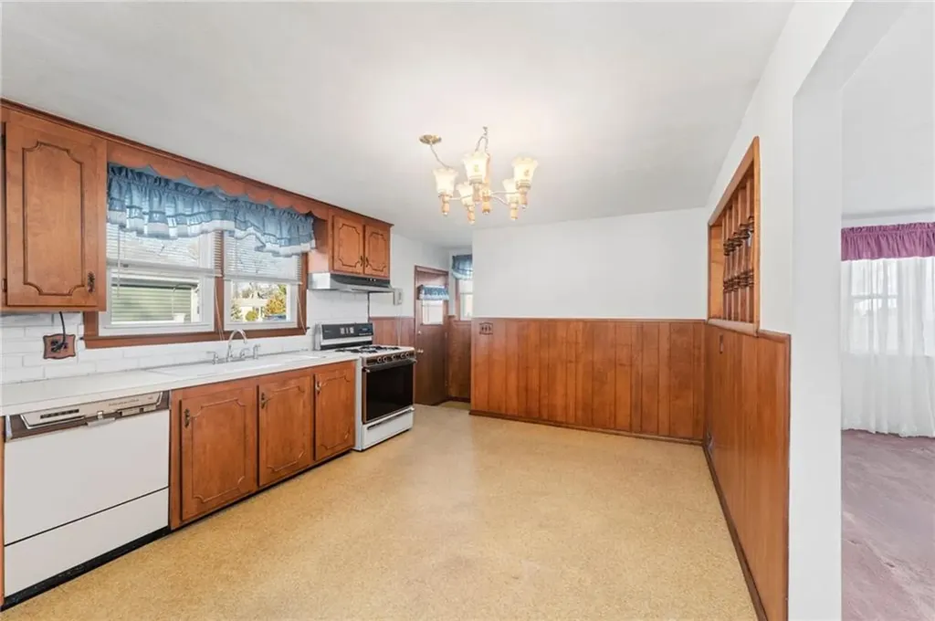 37 Eldridge Avenue Warwick RI 02886