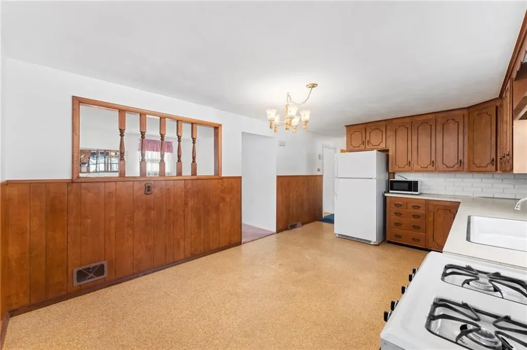 37 Eldridge Avenue Warwick RI 02886