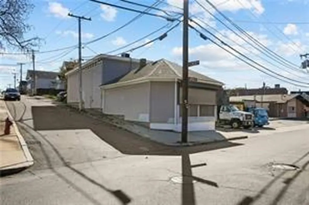407 Arnold Street Woonsocket RI 02895