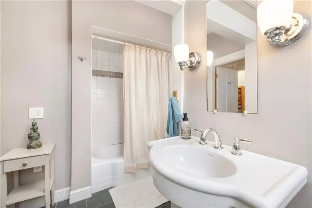 229 Morris Avenue Providence RI 02906