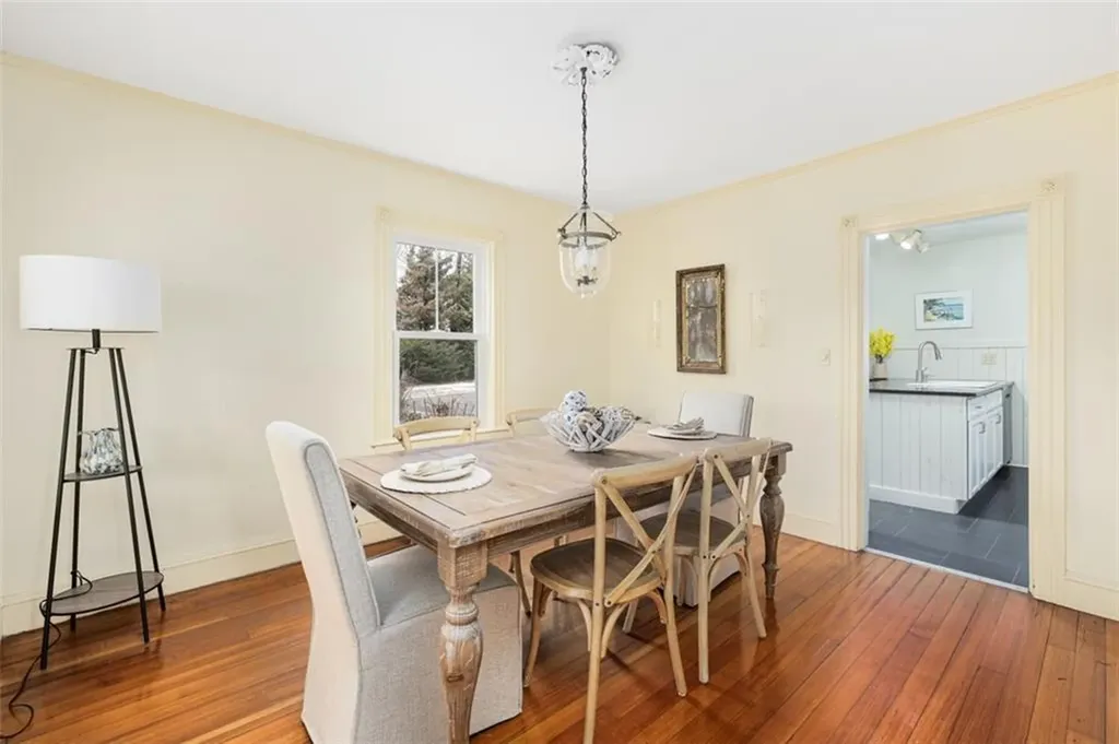 122 Ferry Road North Kingstown RI 02874