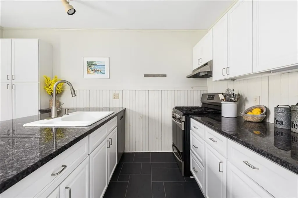 122 Ferry Road North Kingstown RI 02874