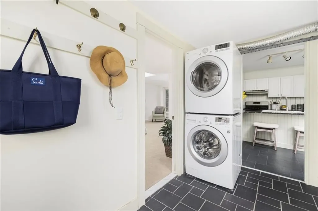 122 Ferry Road North Kingstown RI 02874