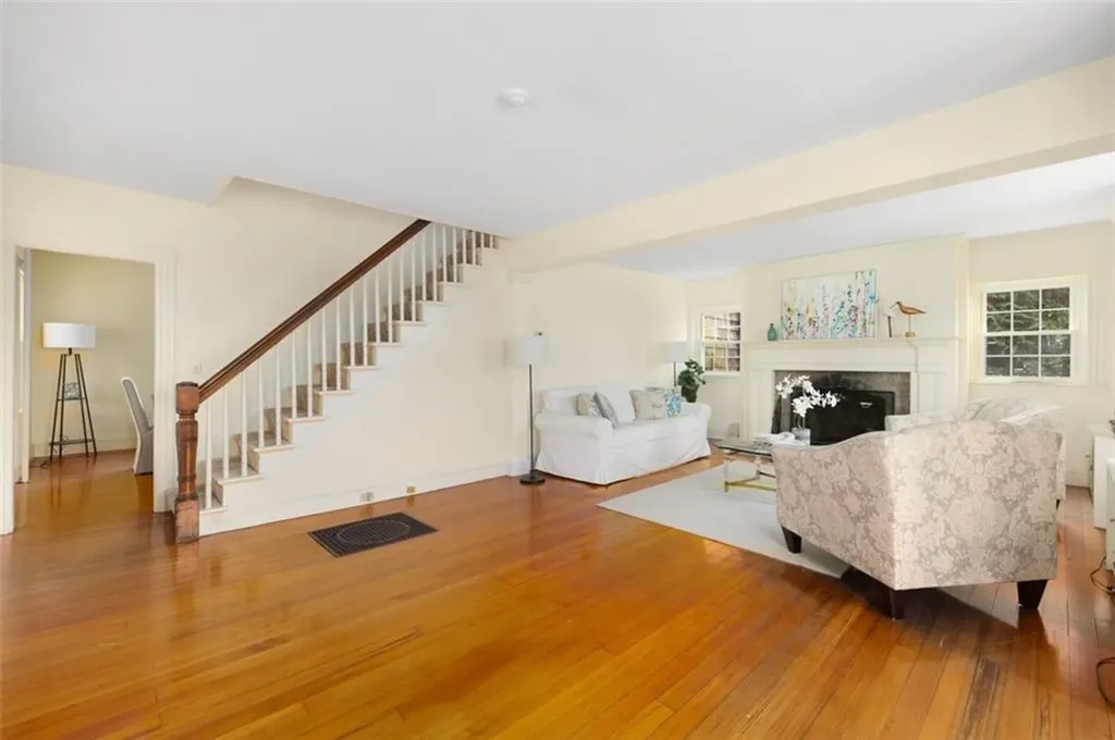 122 Ferry Road North Kingstown RI 02874