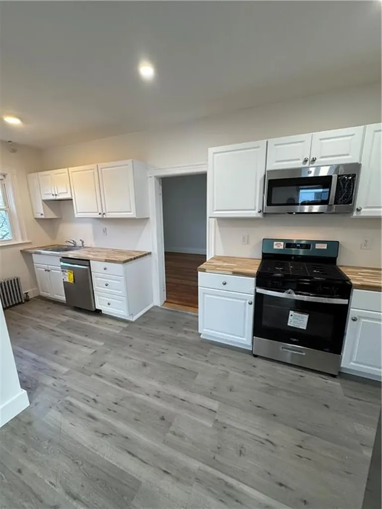 19 Manning Street Pawtucket RI 02860