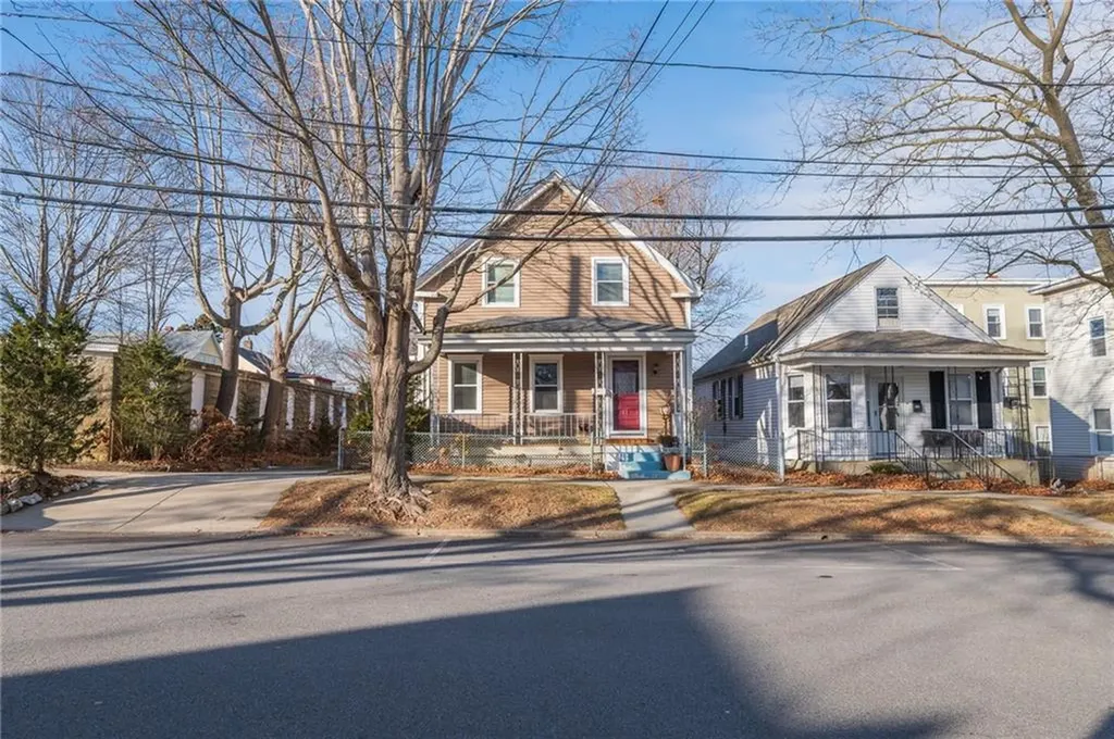 113 Union Street Bristol RI 02809