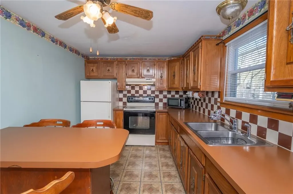 113 Union Street Bristol RI 02809
