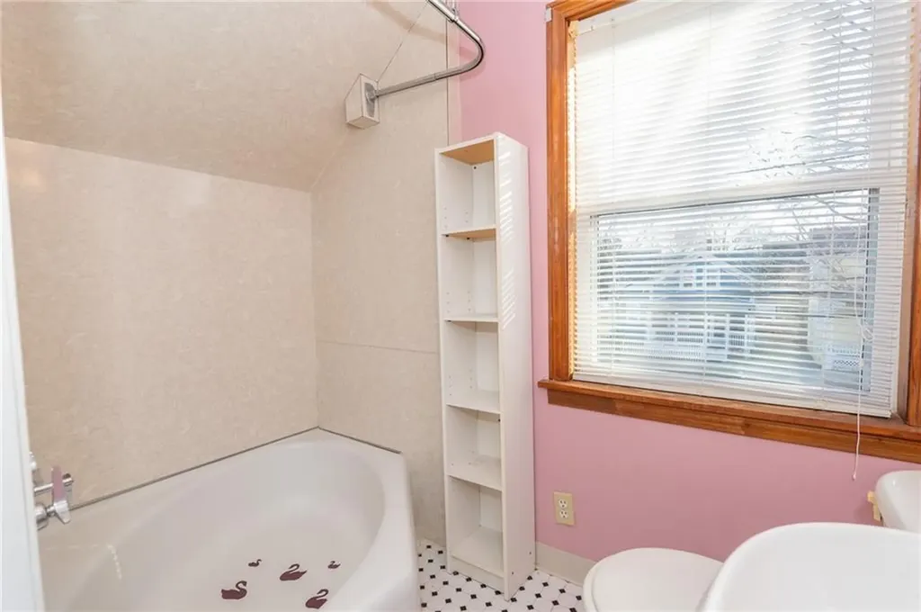 113 Union Street Bristol RI 02809
