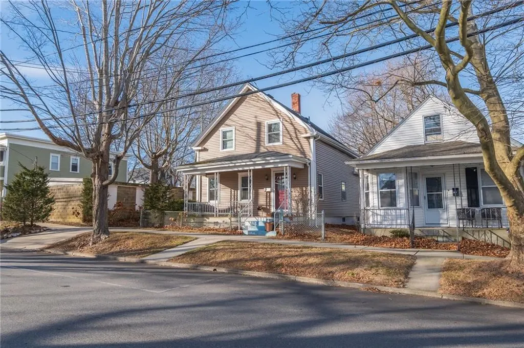 113 Union Street Bristol RI 02809