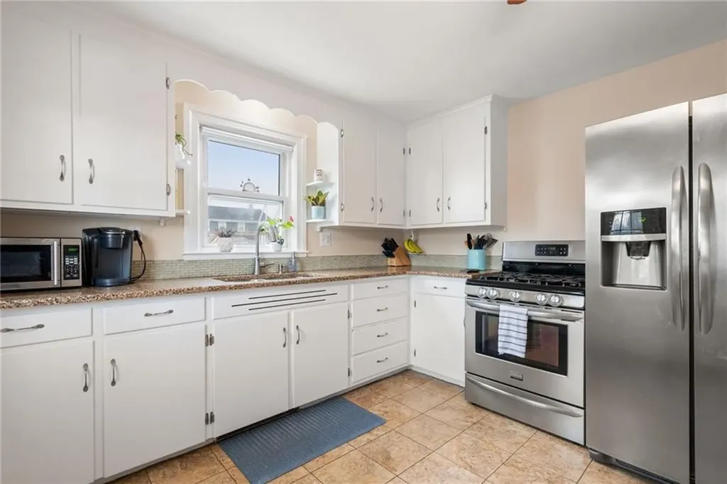 8 Mcgirr Street Cumberland RI 02864