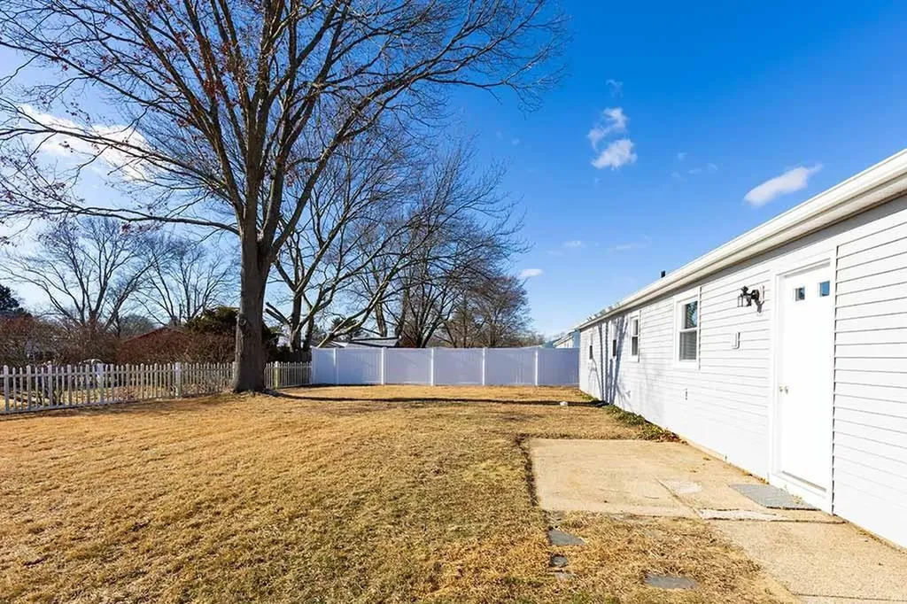 79 Duncan Road Warwick RI 02886