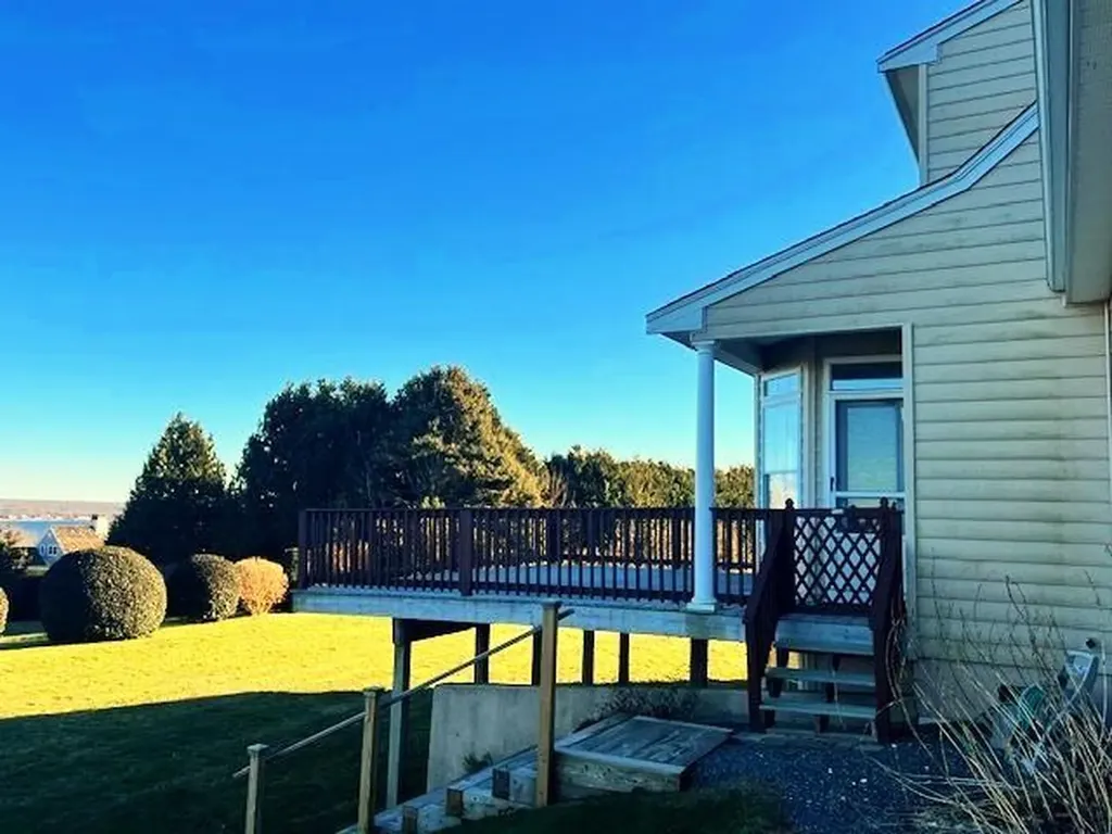 62 Sea Meadow Drive Portsmouth RI 02871