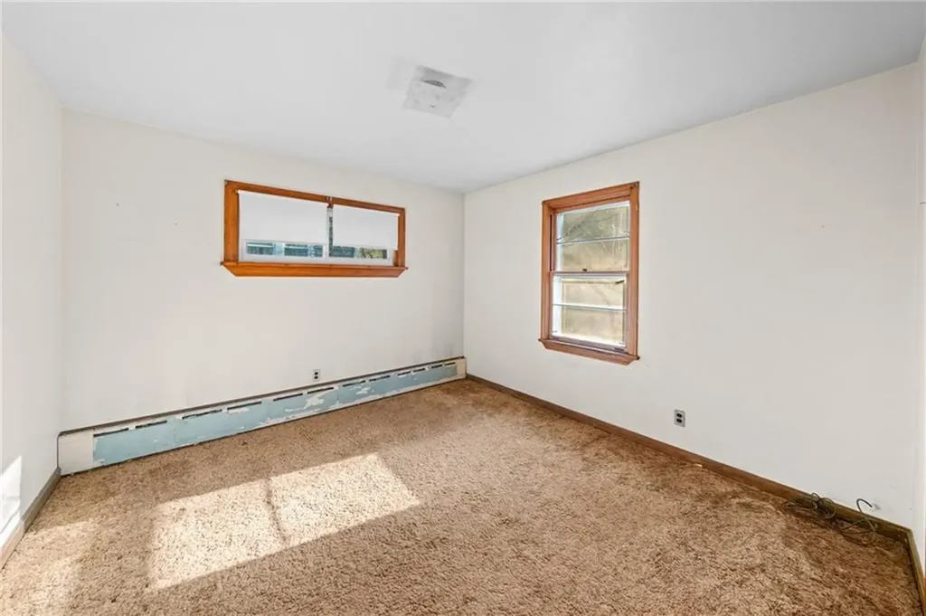 79 Belleview Avenue Tiverton RI 02878