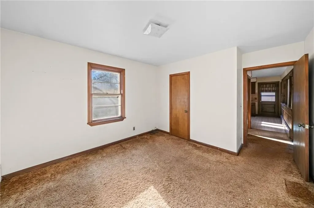 79 Belleview Avenue Tiverton RI 02878