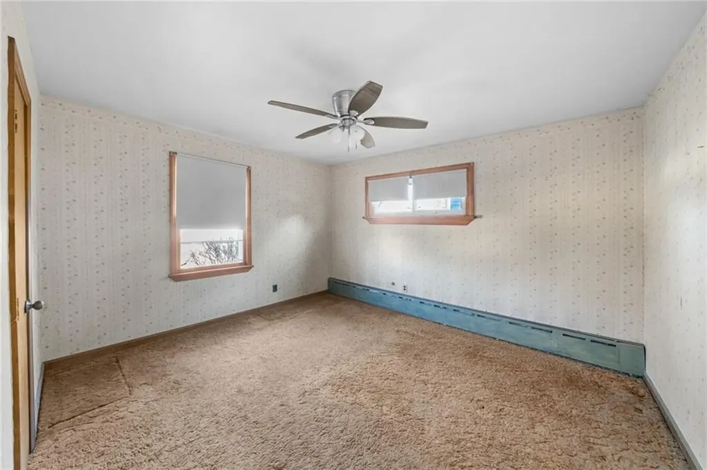 79 Belleview Avenue Tiverton RI 02878