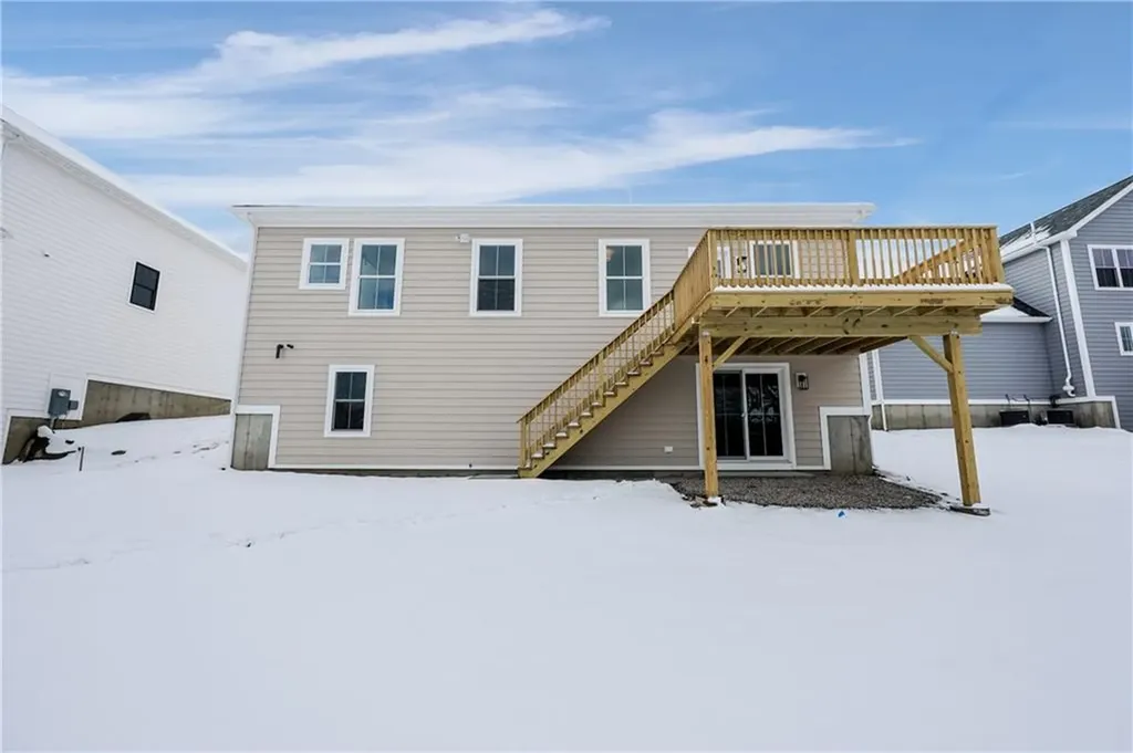 325 Freedom Trail Drive Portsmouth RI 02871