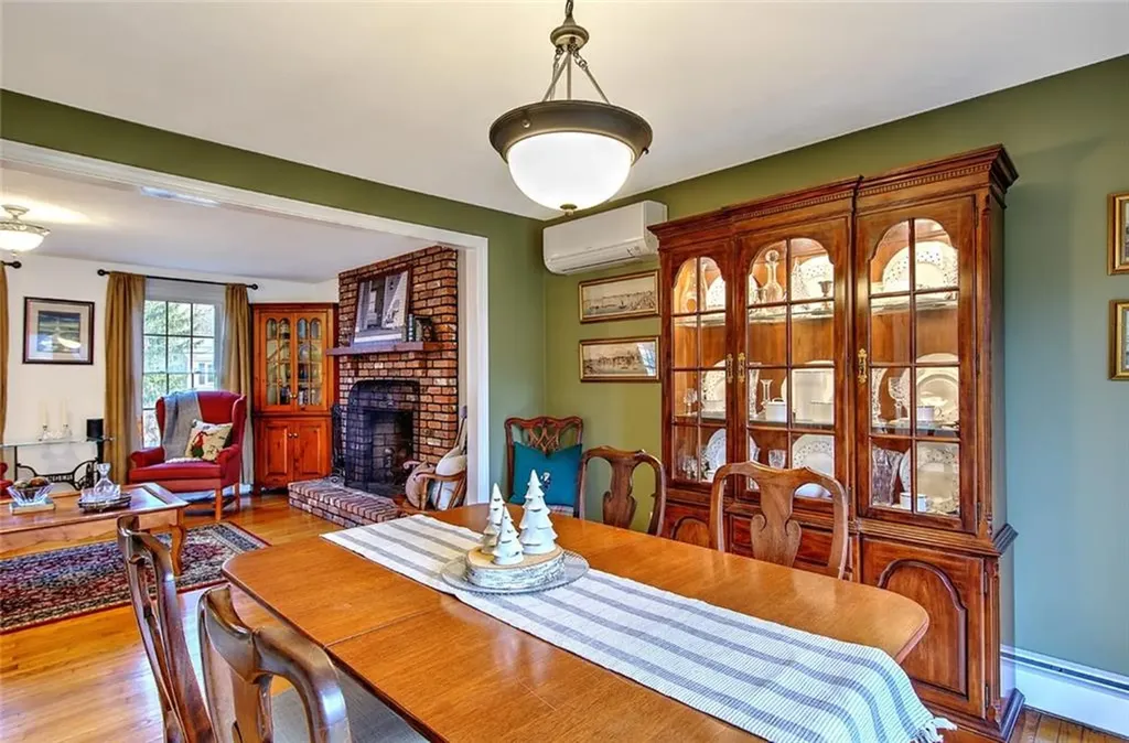 8 Ursula Drive Bristol RI 02809