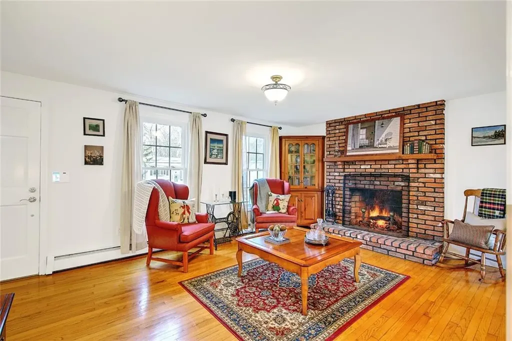 8 Ursula Drive Bristol RI 02809