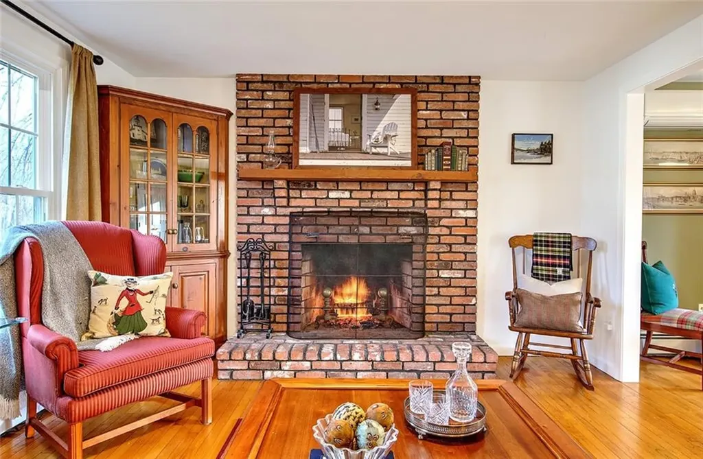 8 Ursula Drive Bristol RI 02809