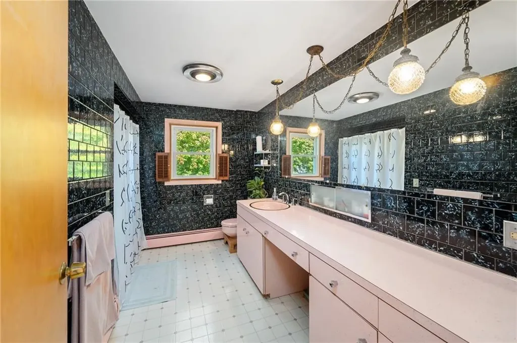 32 School Street Johnston RI 02919