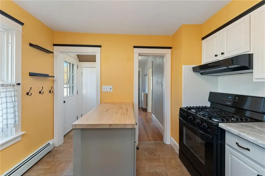 87 Blodgett Avenue Pawtucket RI 02860