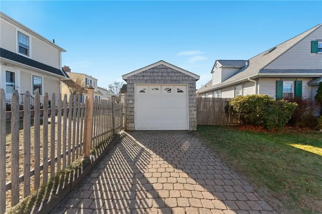87 Blodgett Avenue Pawtucket RI 02860