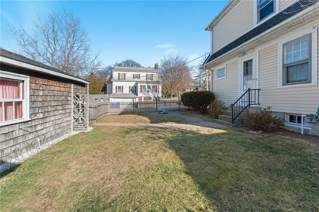 87 Blodgett Avenue Pawtucket RI 02860